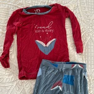 Kickee pants read me a story